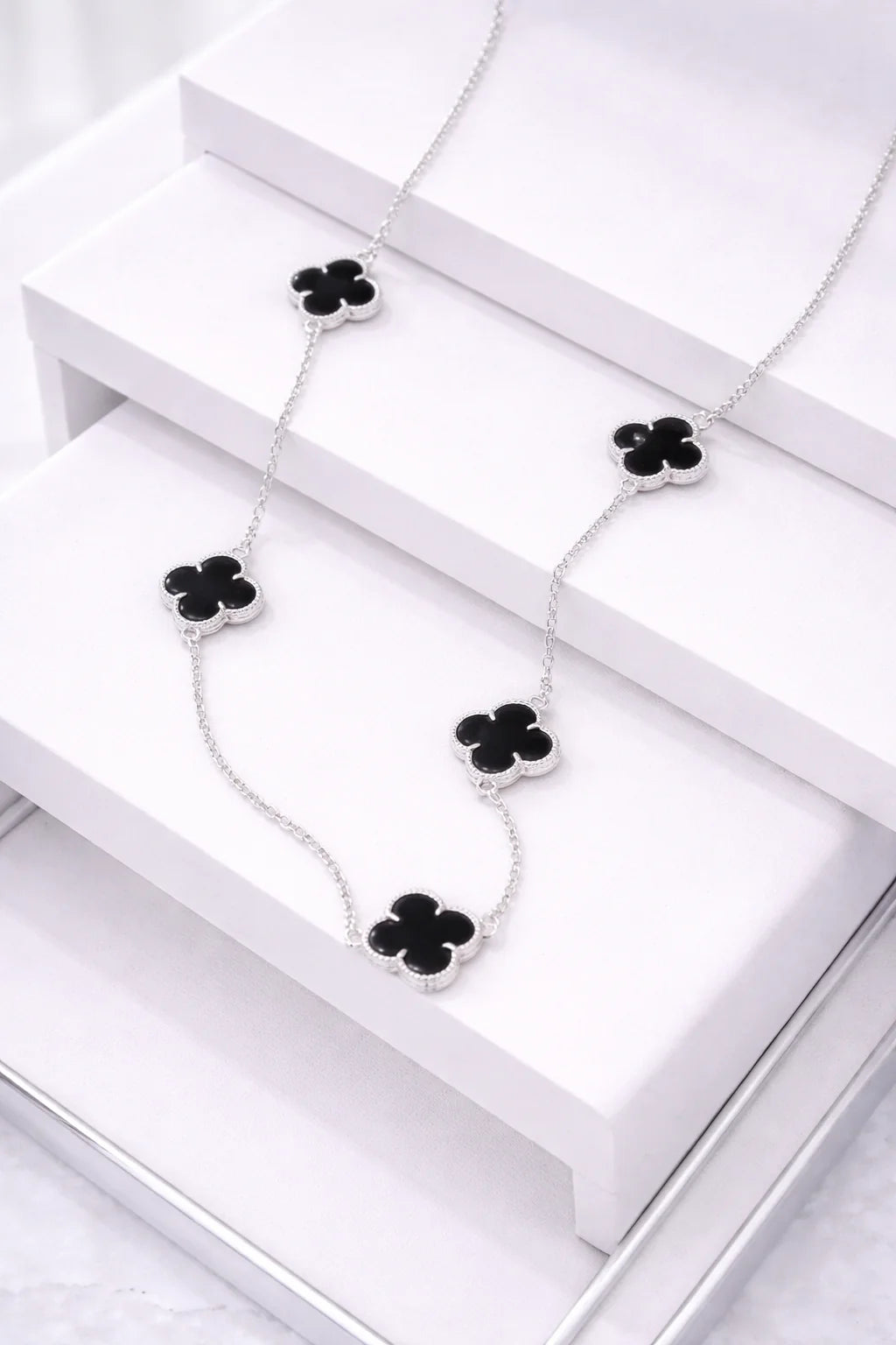 COLLAR TRÉBOL PREMIUM - COMPRA 3  Y LLÉVATE + 3 GRATIS SOLO HOY ☘️💎✨🎁🔥