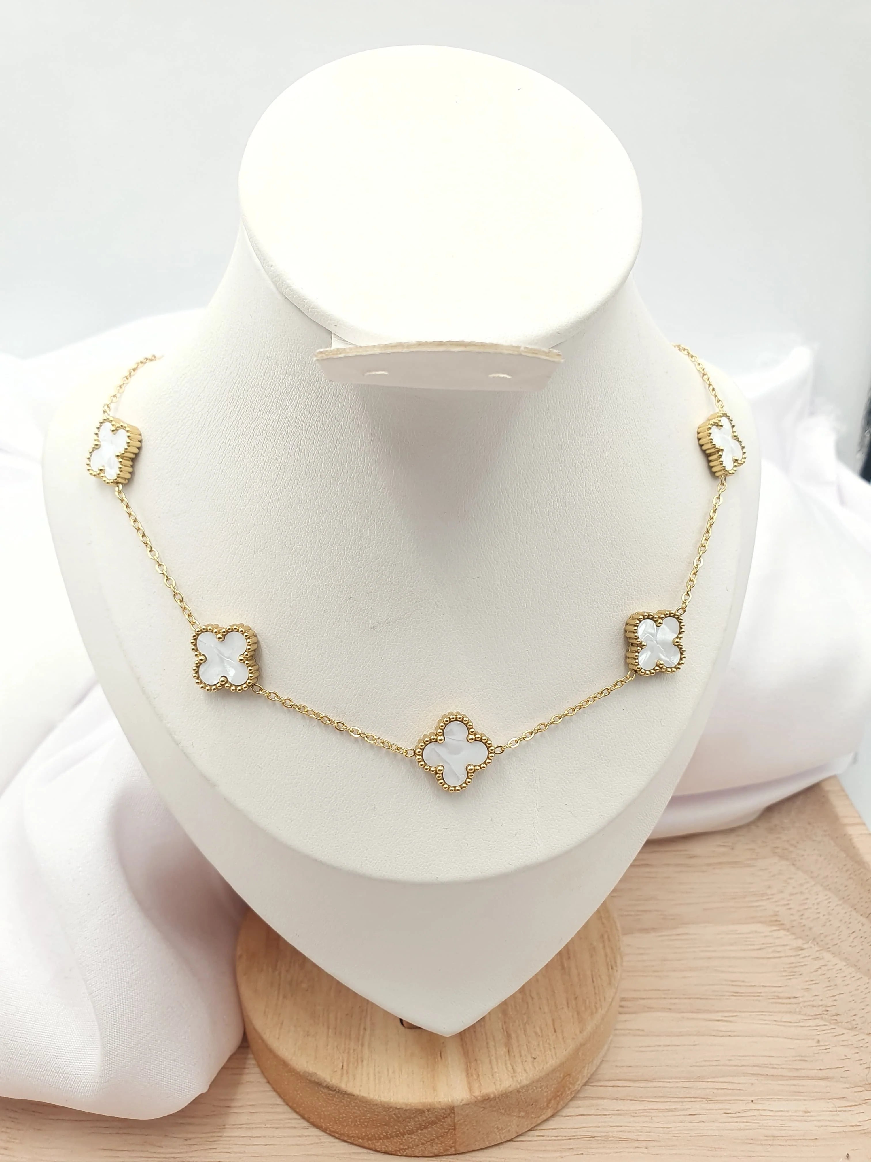 COLLAR TRÉBOL PREMIUM - COMPRA 3  Y LLÉVATE + 3 GRATIS SOLO HOY ☘️💎✨🎁🔥